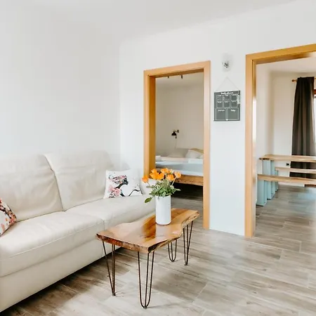 Mama Mia * 拉多夫吉卡