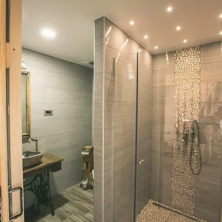 Mama Mia 拉多夫吉卡